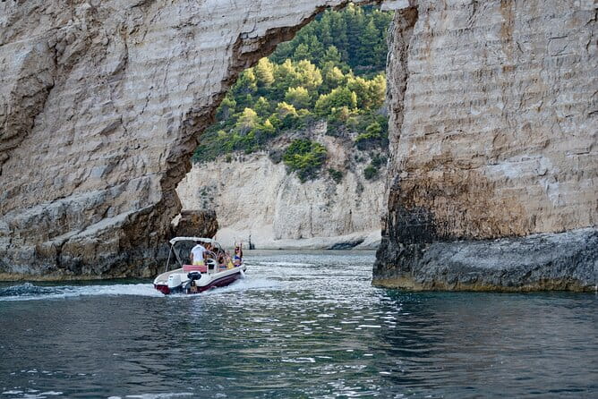 Zakynthos Rent Hire and Drive Your Own Speed Boat - Starting Your Day With a Bang: The Meeting & First Impressions
