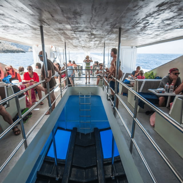 Zakynthos: VIP Cruise around the island by the Royal Yachts - Key points / Takeaways