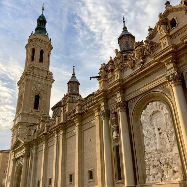Zaragoza: Basilica of Our Lady of the Pillar and Its Museum Tour in Spanish - Key Points