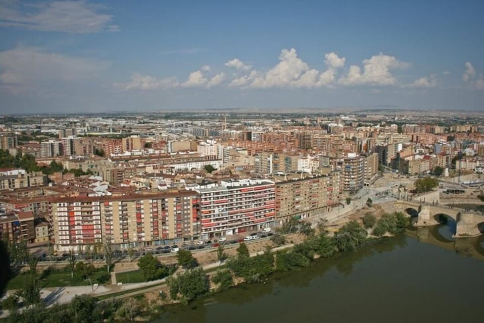Zaragoza : Must-See Attractions Private Walking Tour - Itinerary Highlights