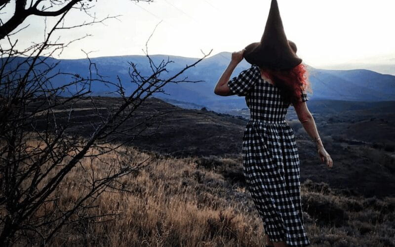 Zaragoza: Only excommunicated and cursed town with witches in Spain and food - Rituals, Souvenirs, and Personal Touches