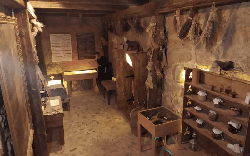 Zaragoza: Only excommunicated and cursed town with witches in Spain and food - The Sum Up