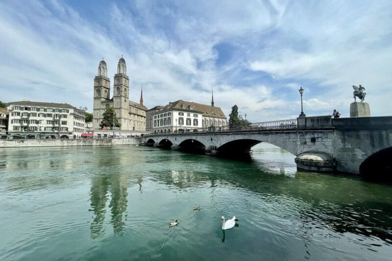 Zürich: 2-Hour Sightseeing Bus Tour - Frequently Asked Questions
