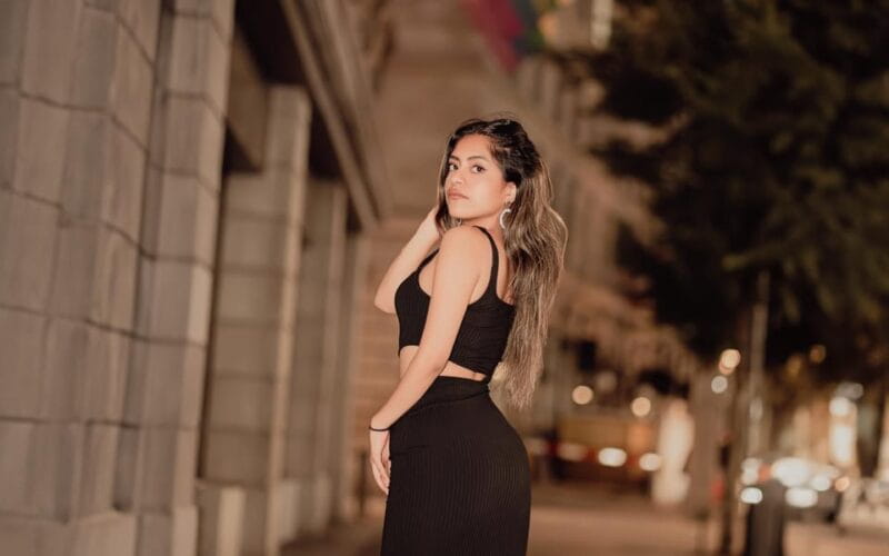 Zurich: 30 Minutes Professional Night Photoshoot - Experiencing Zurich’s Nightlife Through a Lens