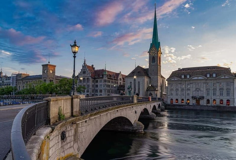 Zurich : Guided walking tour with a local - Cost and Value Analysis