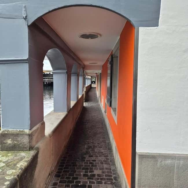 Zurich: Old Town Walking Tour - Entering Zurich’s Historic Core: The Tour Begins