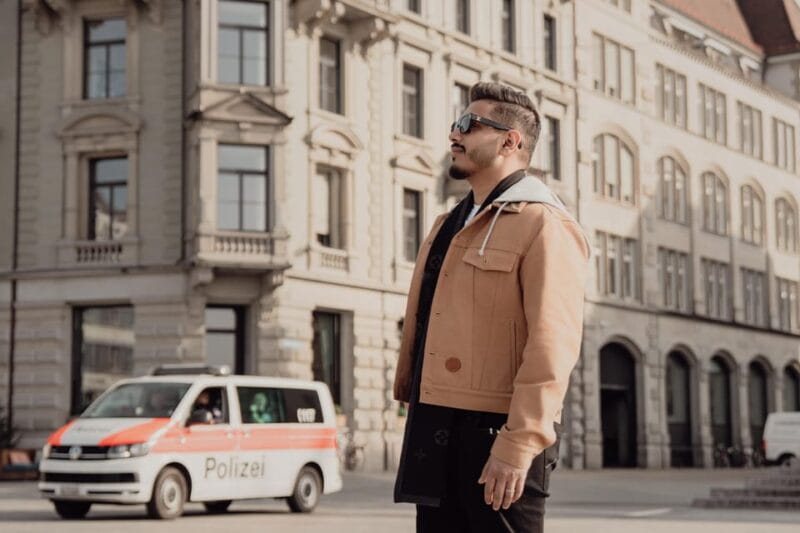 Zurich: Professional Photoshoot at the Best Spots - Discovering Zurich through the Lens